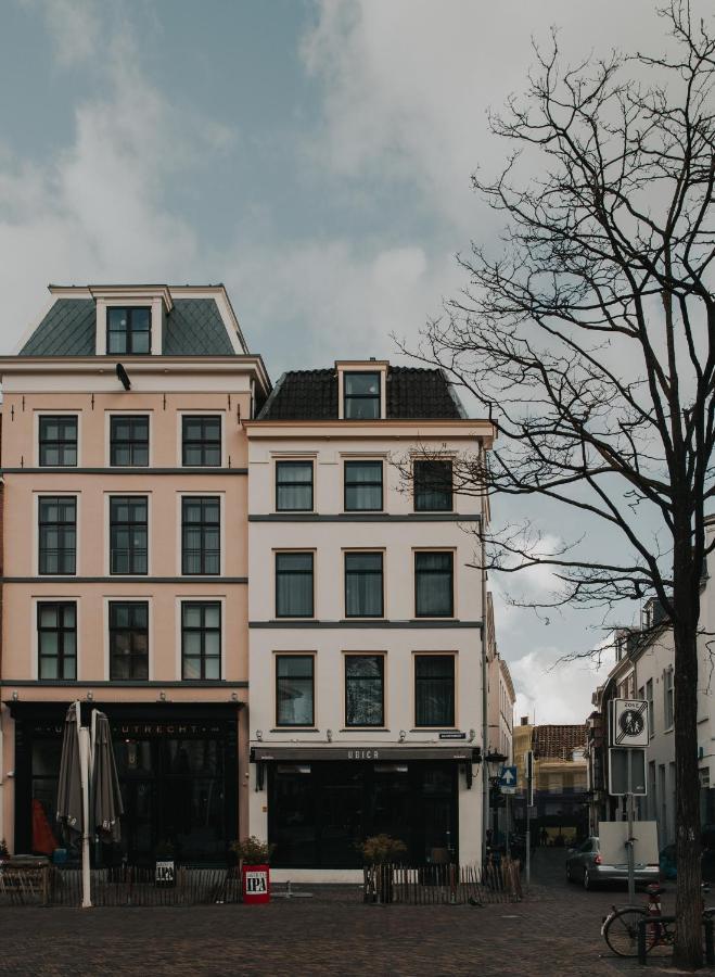 Mother Goose Hotel 4*